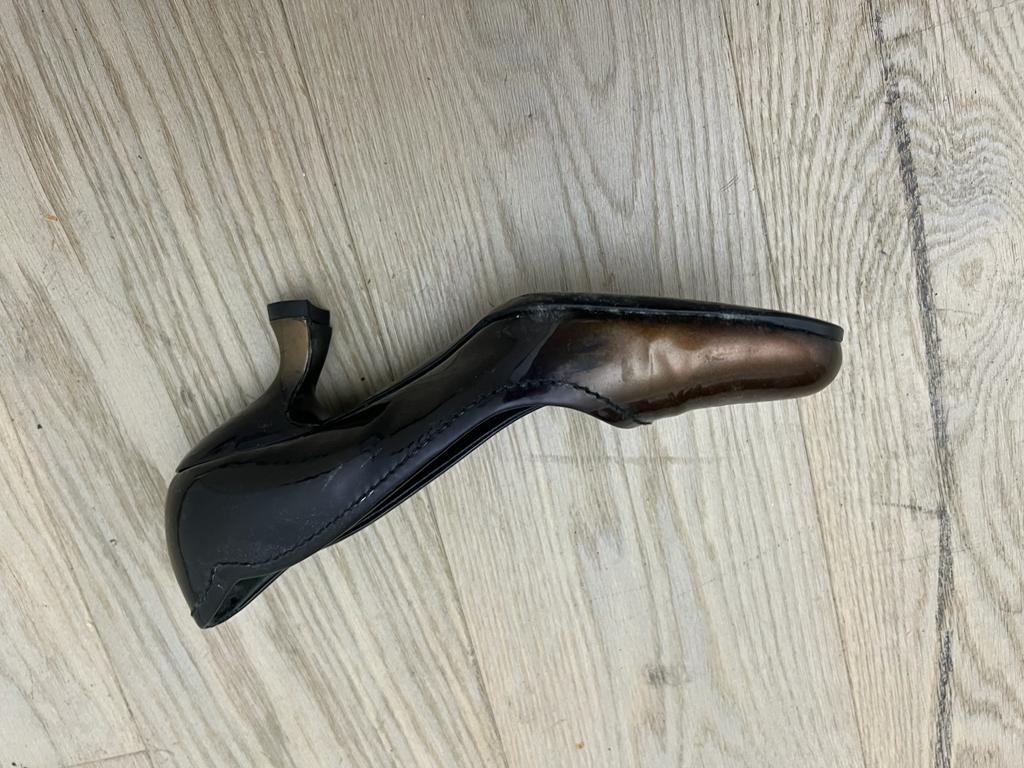 Prada Pompes en cuir verni Grafite