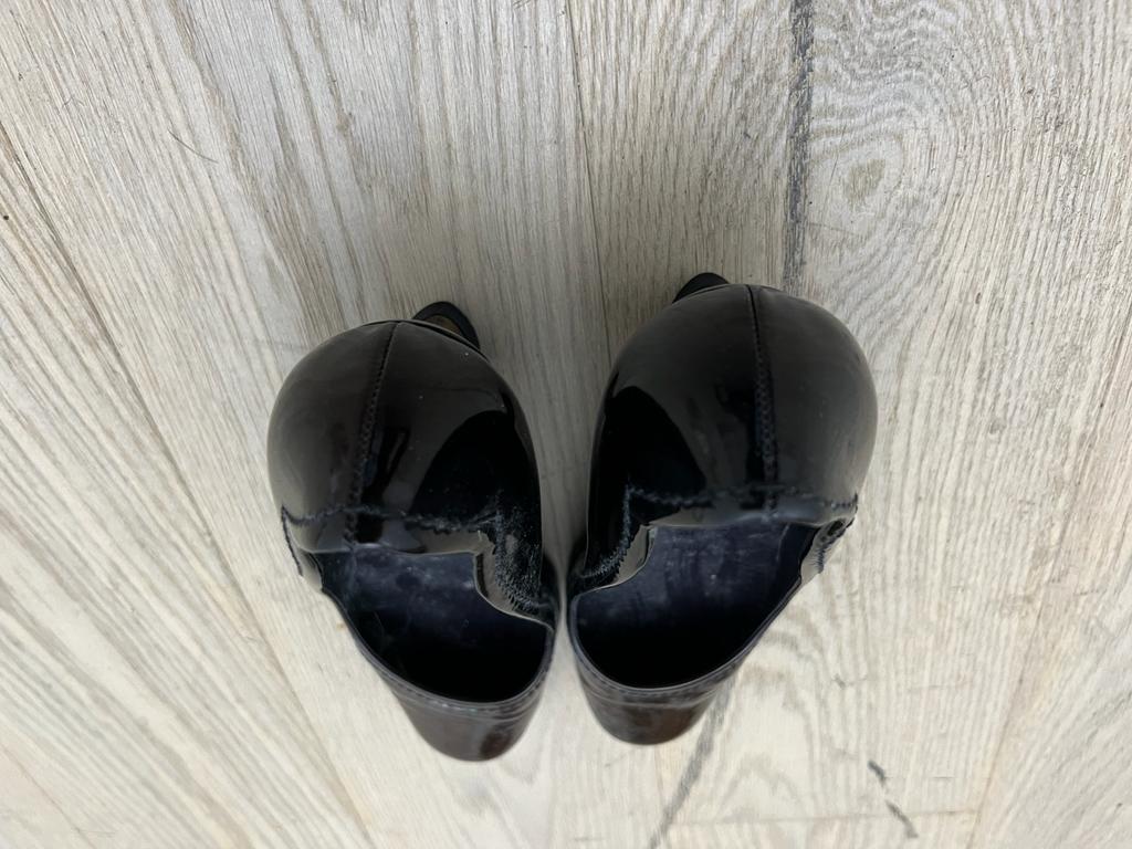 Prada Pompes en cuir verni Grafite