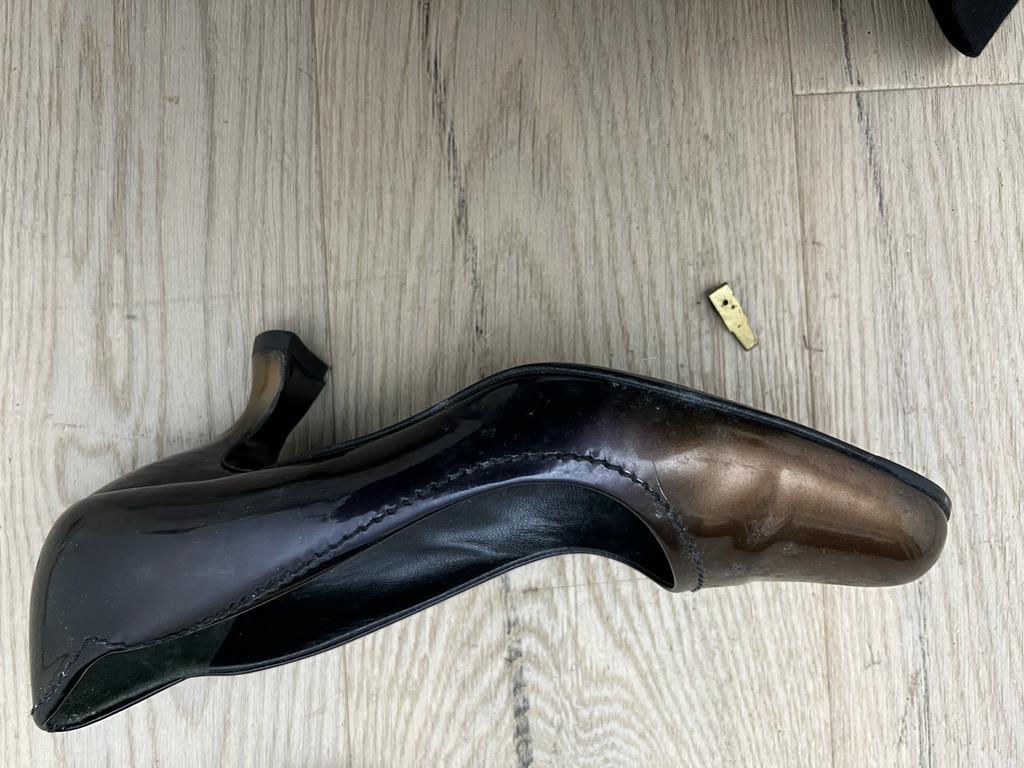 Prada Pompes en cuir verni Grafite