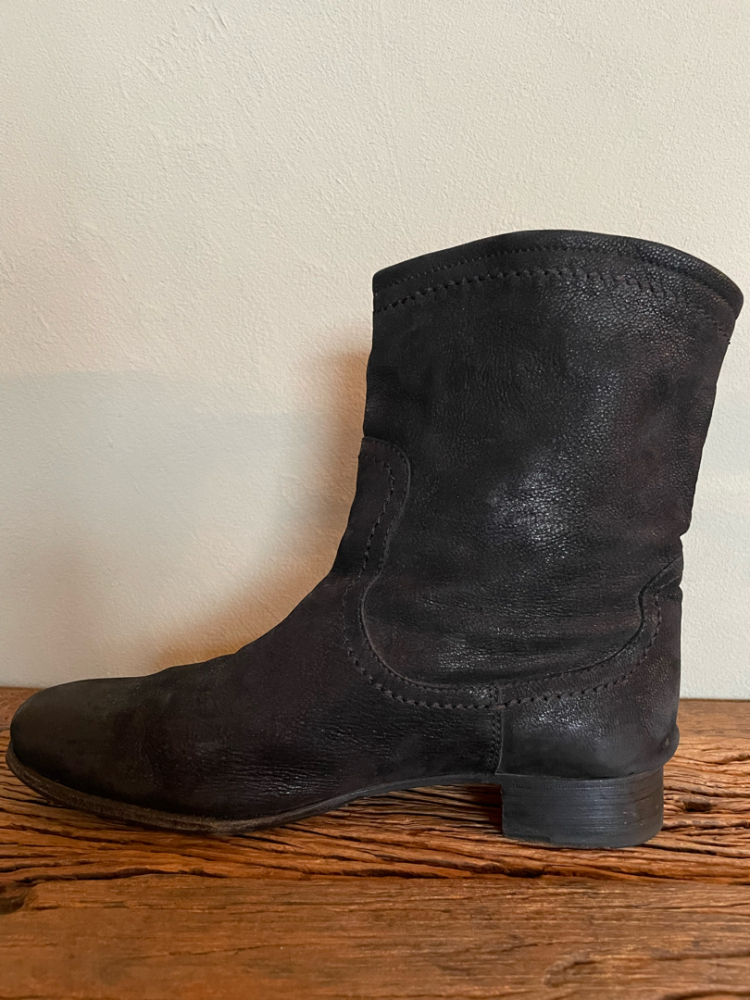 Prada Wildlederstiefel