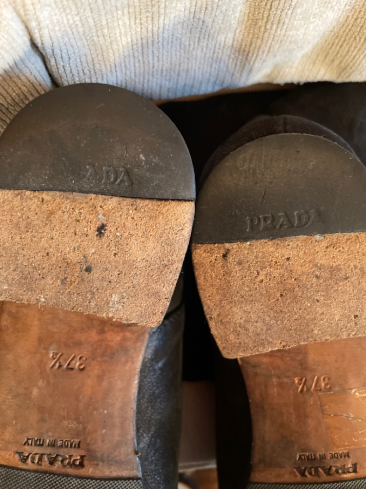 Prada Wildlederstiefel