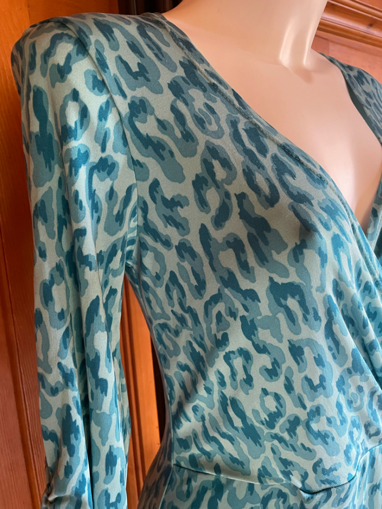 Karen Millen Wickelkleid aus Seidenjersey