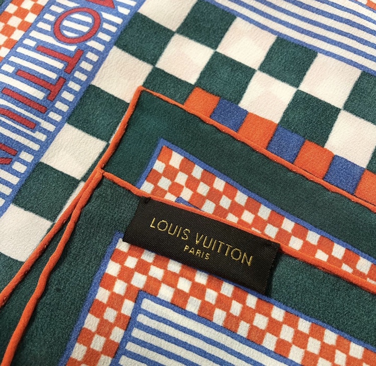 Louis Vuitton Foulard