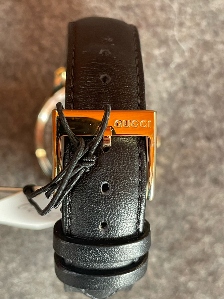 Gucci Unisex Gucci G-Timeless Watch