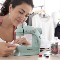 Innovagoods 'Thread Cutter & Accessories Sewny' Portable Sewing Machine