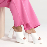 New York & Company 'Imara Open Back Platform Sandals' Sandalen mit Plateausohle für Damen