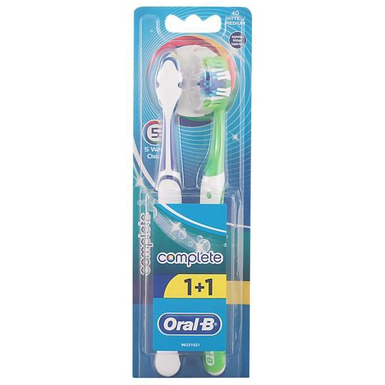 'Complete 5 Ways Clean' Toothbrush - Medium 2 Pieces