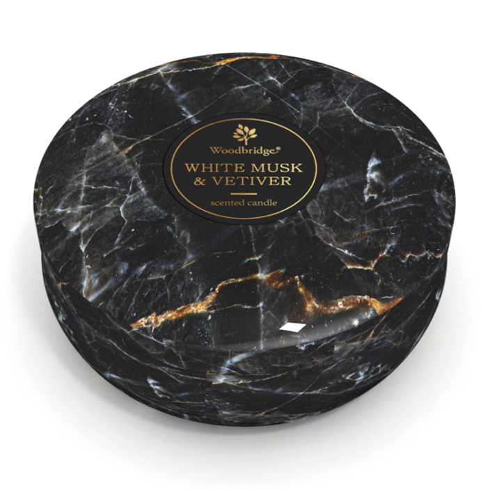 'Mahogany & Vetiver' Scented Candle - 470 g