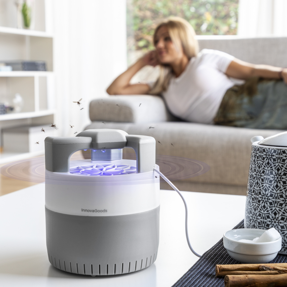 Lampe anti-moustiques à aspiration KL Silen