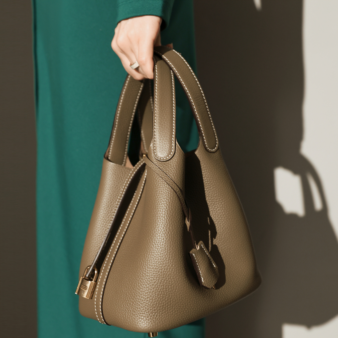 Women's 'Molly Premium Bucket' Tote Bag