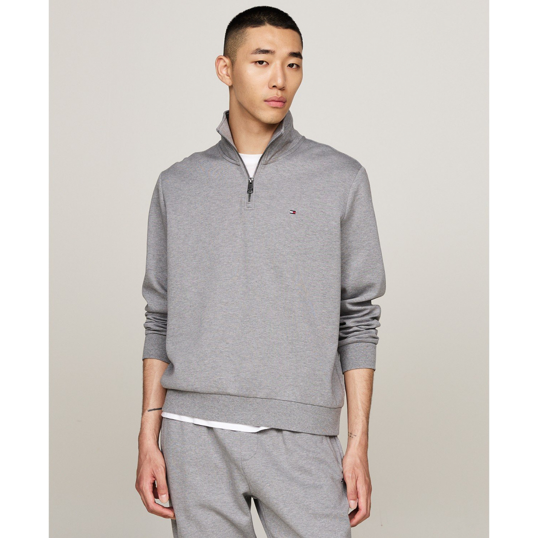 Men's 'Essential Intechno Knit Regular-Fit 1/4-Zip Sweatshirt'