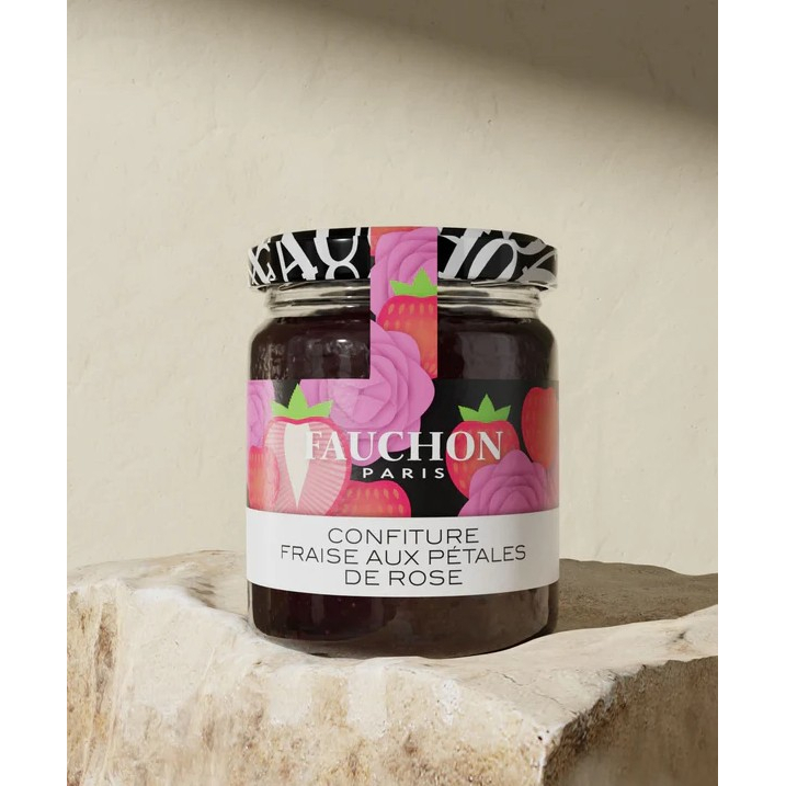 ‌Confiture de fraise et pétales de rose