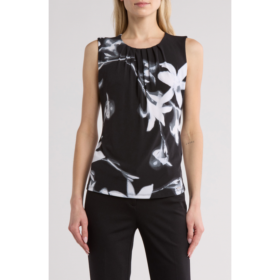 Women's 'Pleat Neck' Sleeveless Top