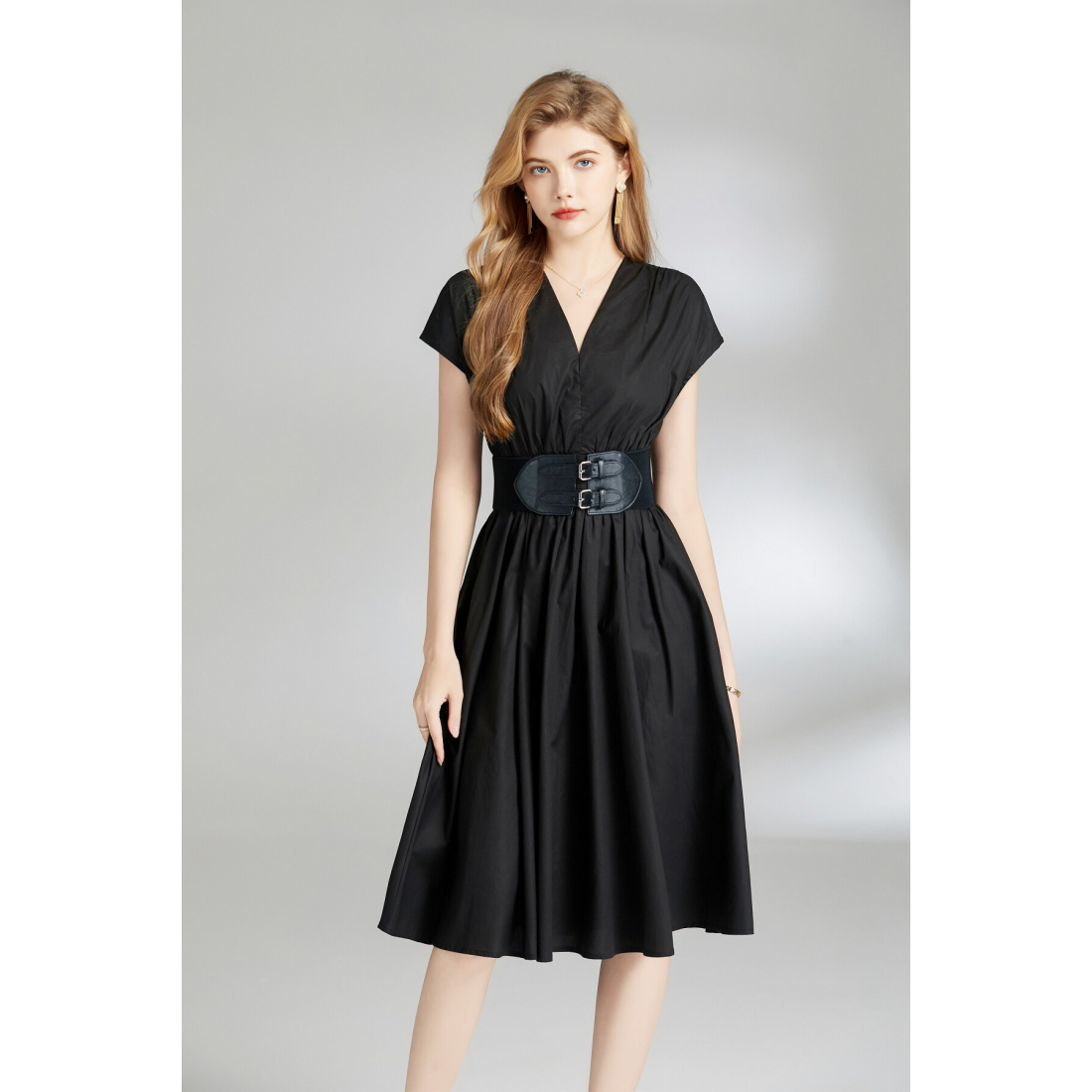 Robe 'V-Neck Fitted Cinched Waist' pour Femmes