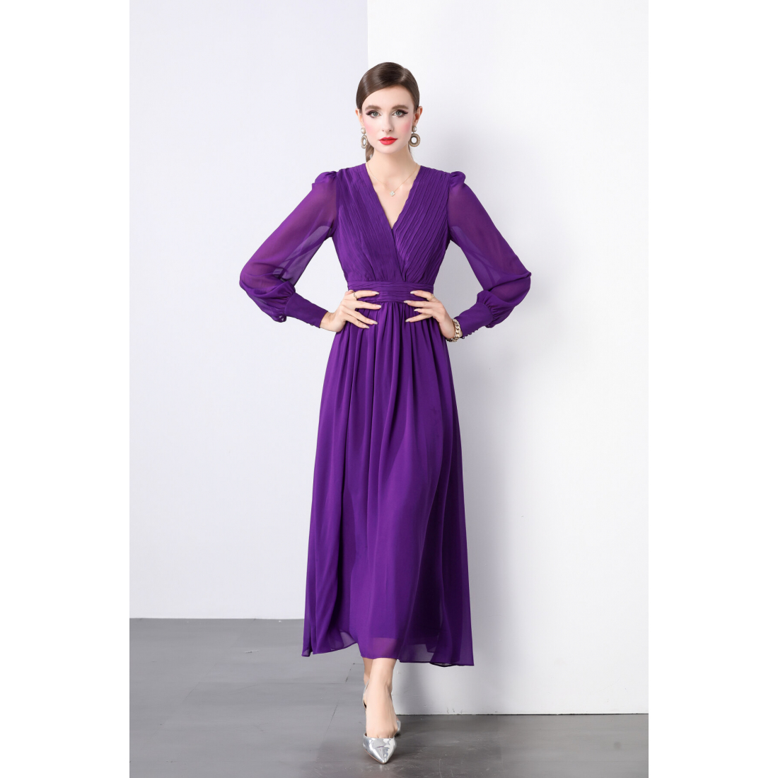 Robe maxi 'Long Sleeve Flowy V-Neck Ruched Waist' pour Femmes
