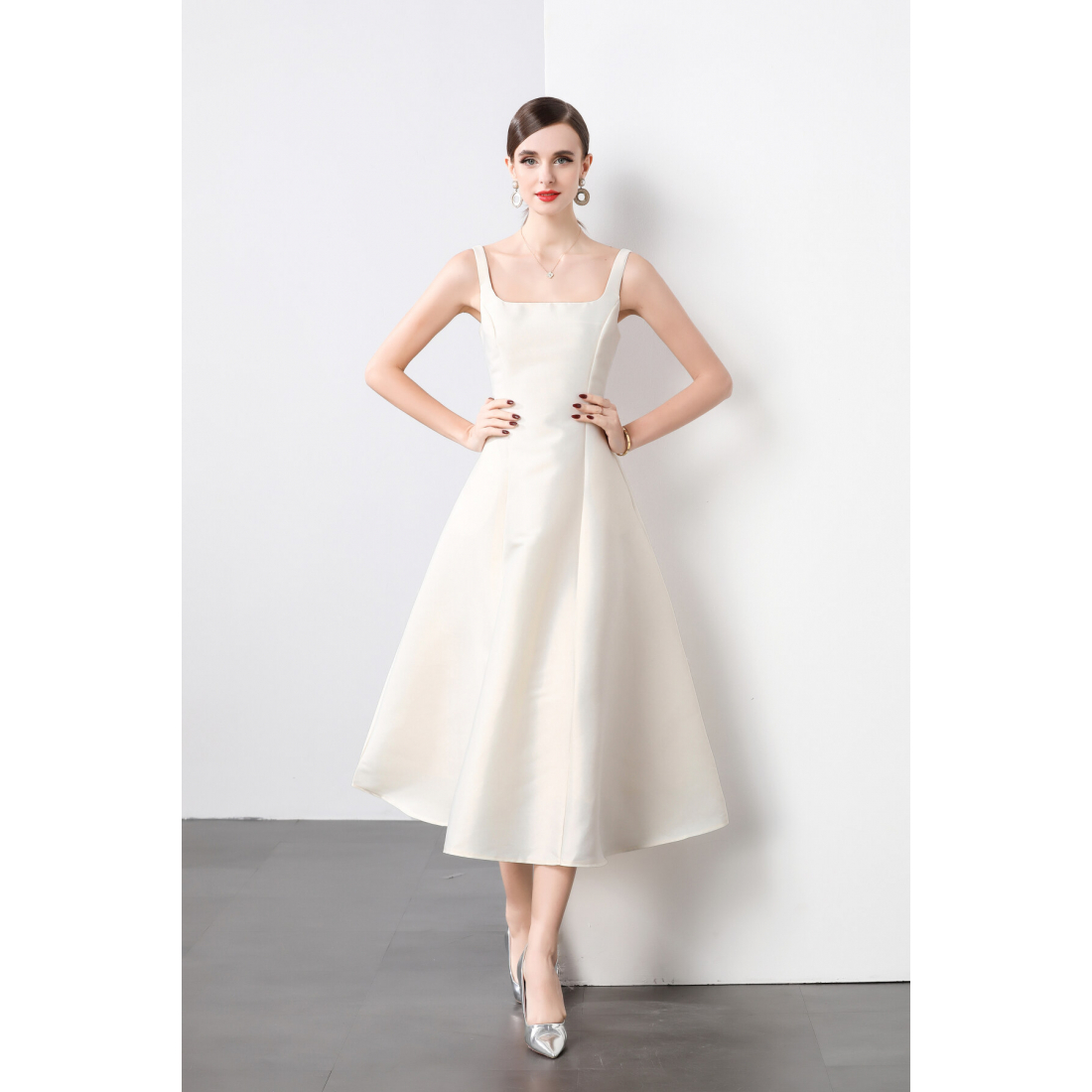 Robe à épaules dénudées 'Spaghetti Strap Waist-Cinching Formal' pour Femmes