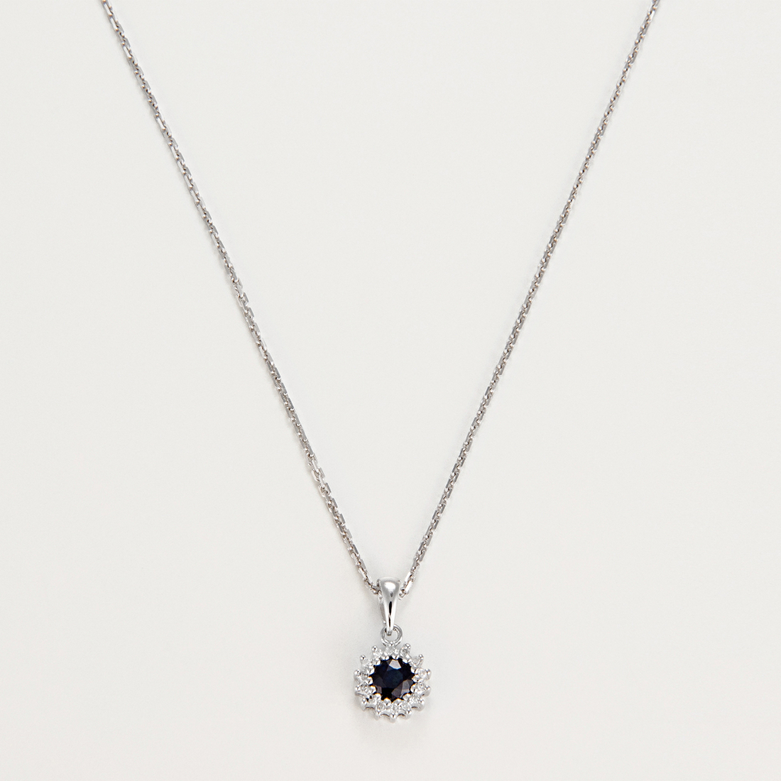 Women's 'Marguerite' Pendant with chain