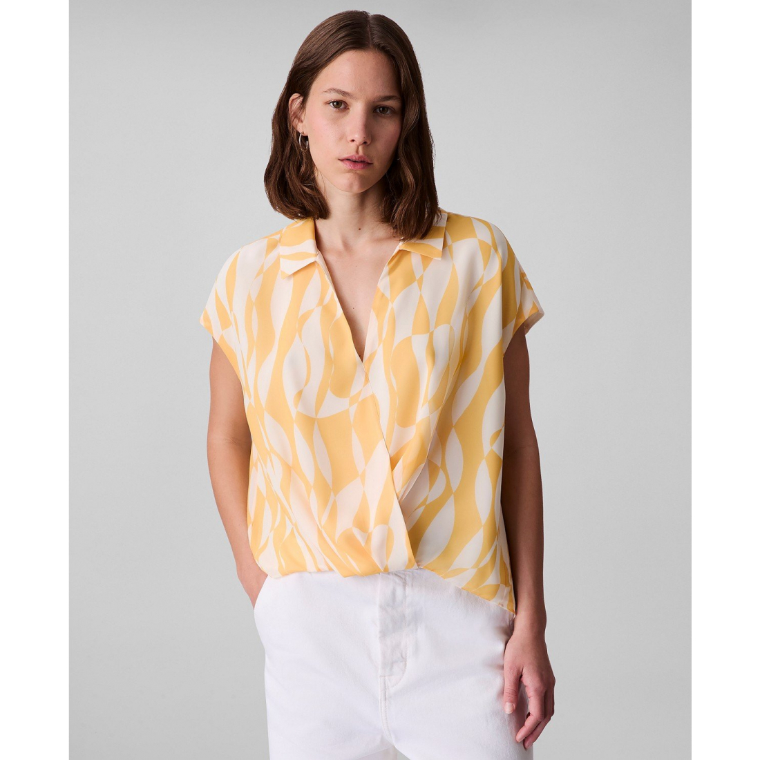 Femmes's 'Printed Faux-Wrap' Top à manches courtes