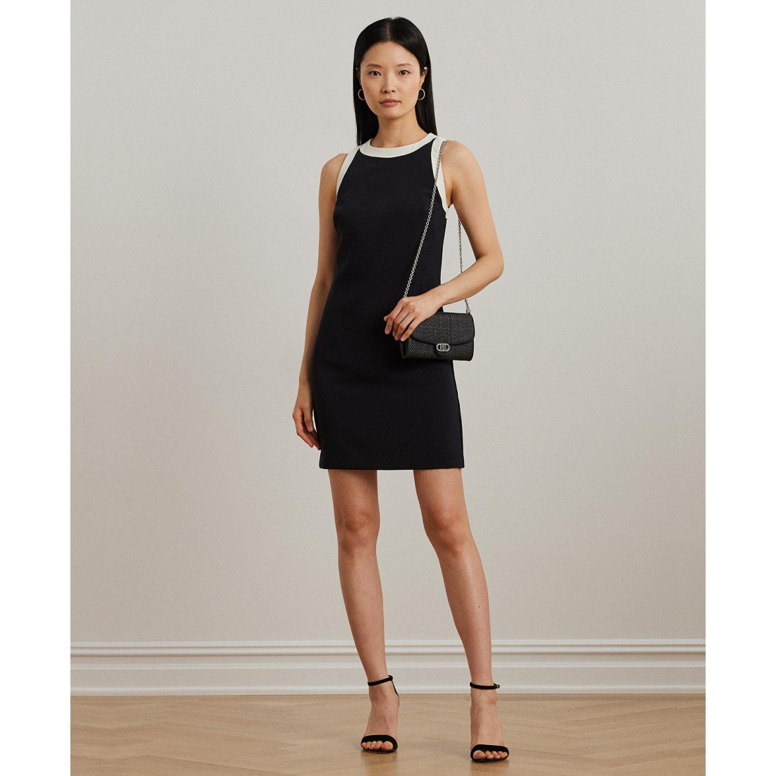 Women's 'Two-Tone Crepe Sleeveless' Shift Dress