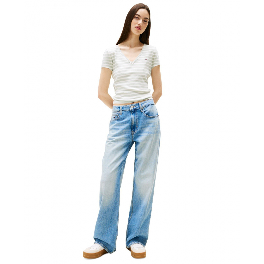 T-shirt 'Slim-Fit Essential Ribbed V-Neck' pour Femmes