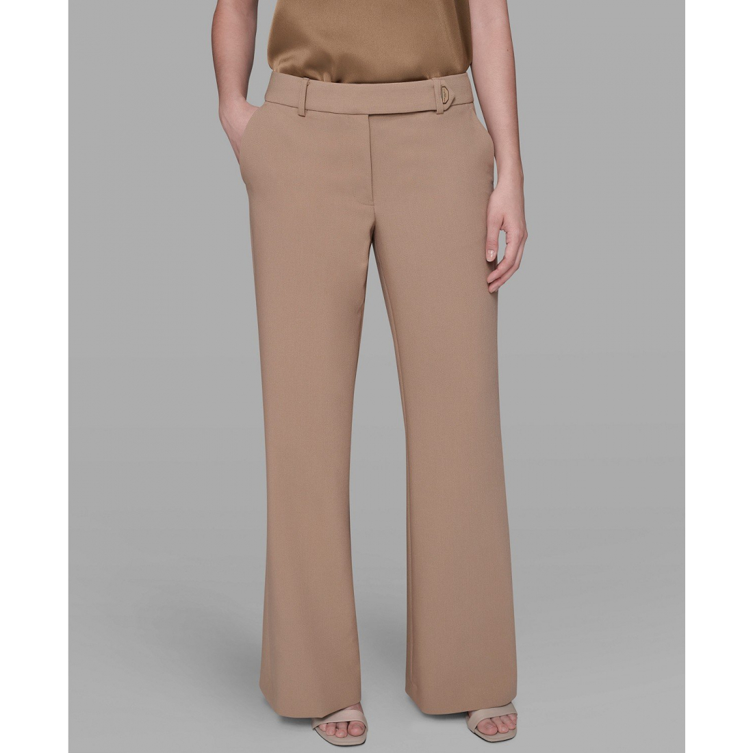 'Mid-Rise Flared Pants' pour Femmes