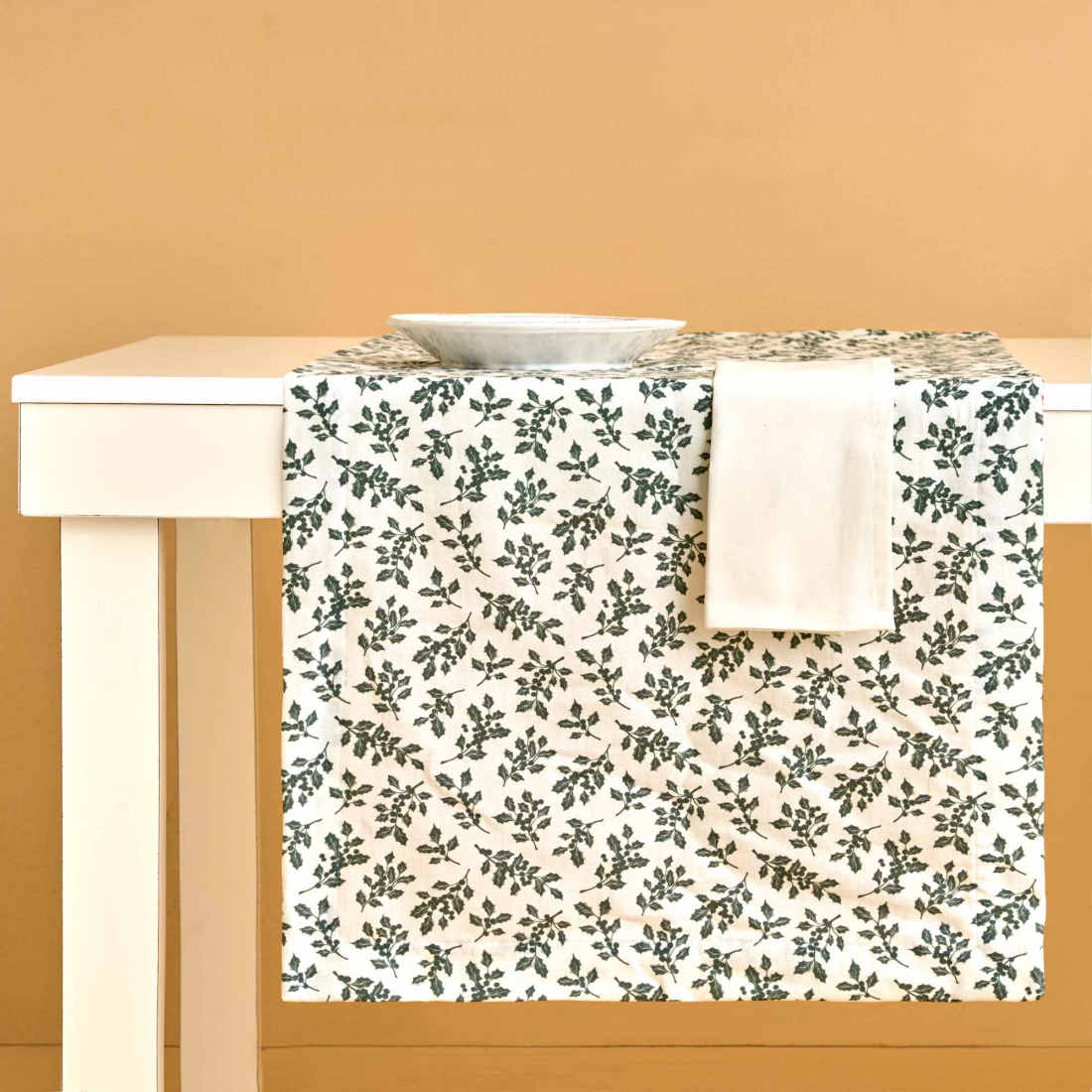 Mistletoe Set Runner + 2 Napkins, White/Fir
