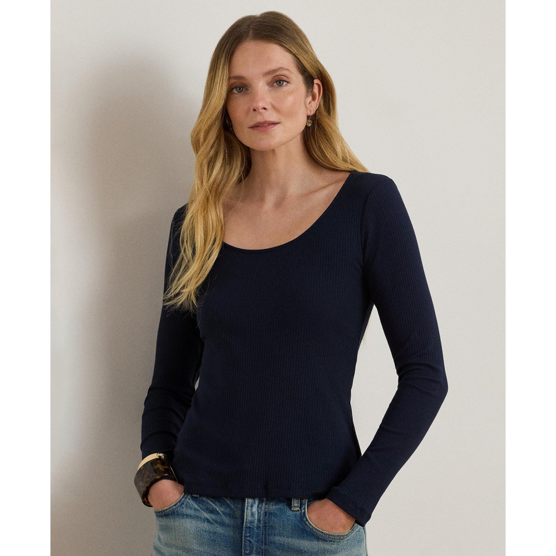 'Rib-Knit Long-Sleeve Scoopneck Tee' pour Femmes
