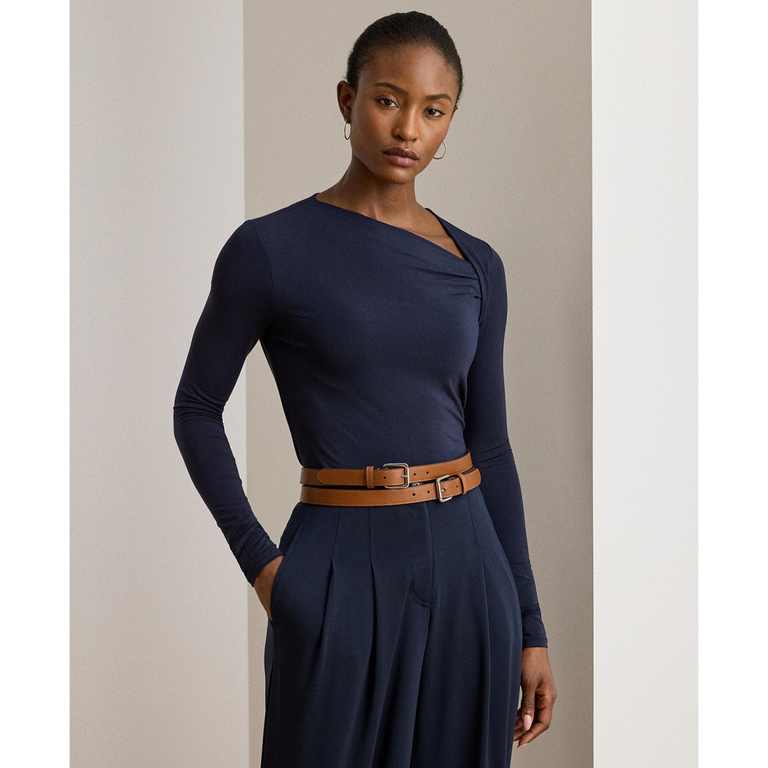 'Stretch Jersey Asymmetrical Top' pour Femmes