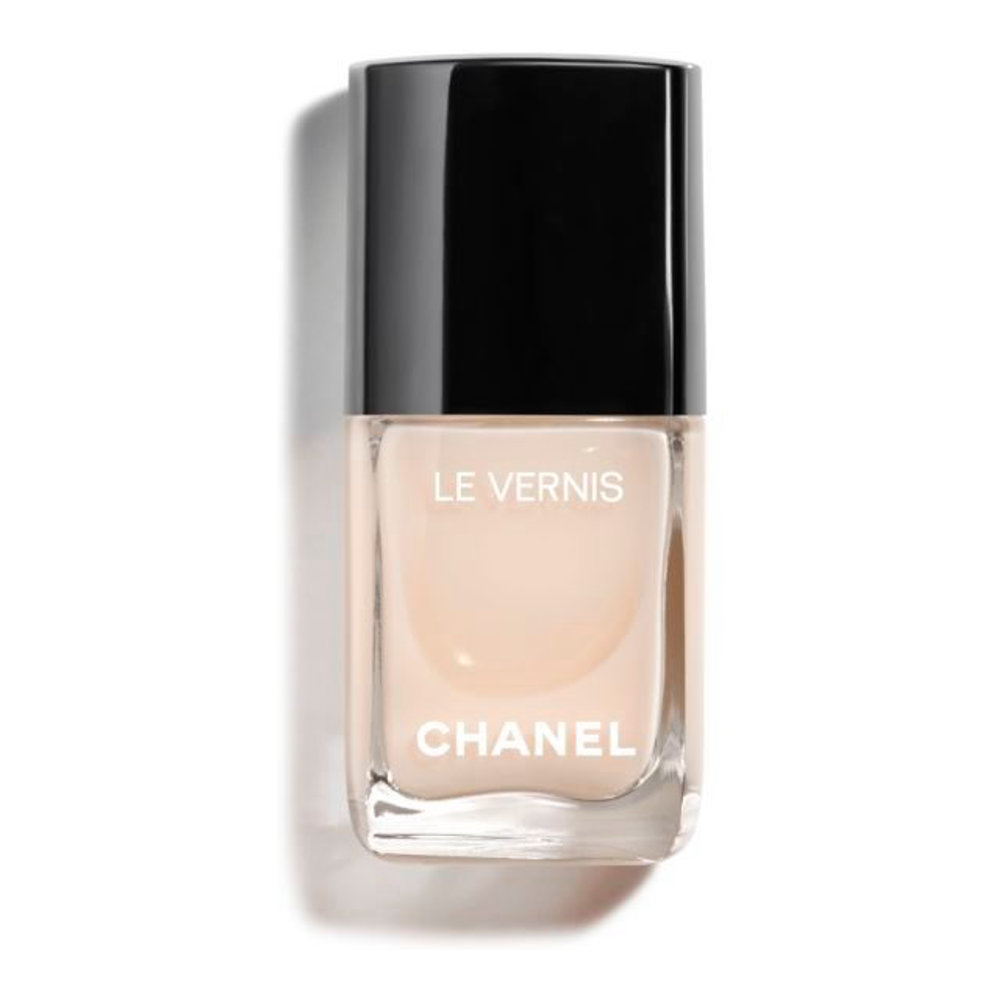 Chanel in #546 Rouge Red, #548 Blanc White, #556 Beige Beige, and