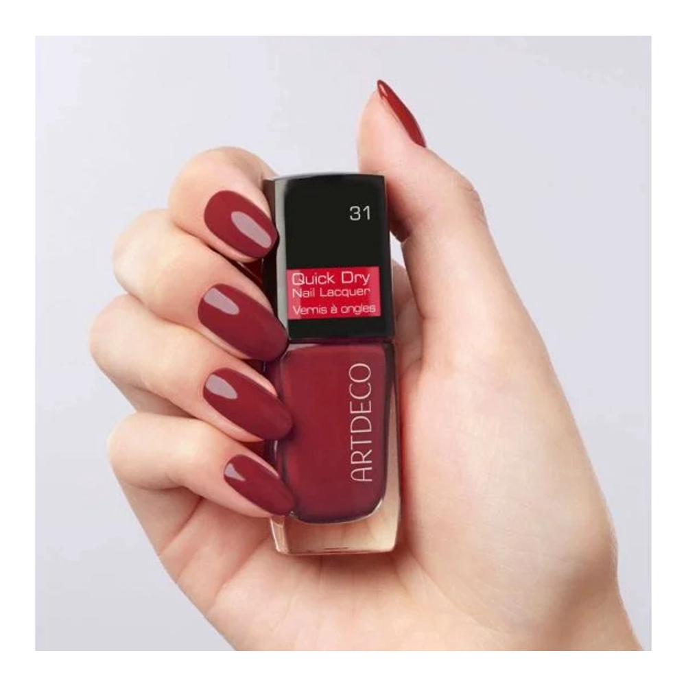 'Quick Dry' Nail Lacquer - 31 Confident Red 10 ml