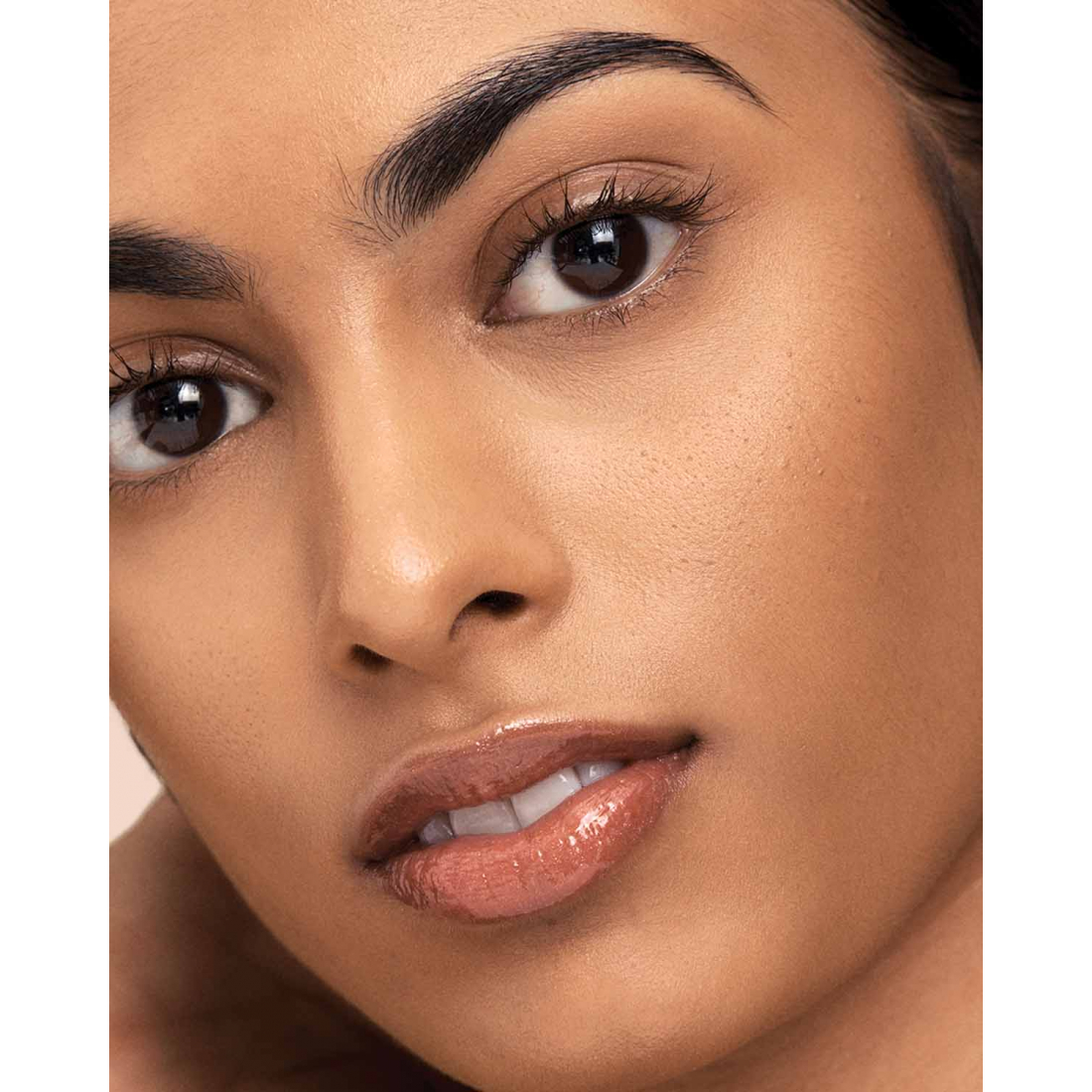 'Pro Filt’r Instant Retouch' Concealer - 345 Medium Deep-Warm Olive Undertone 8 ml