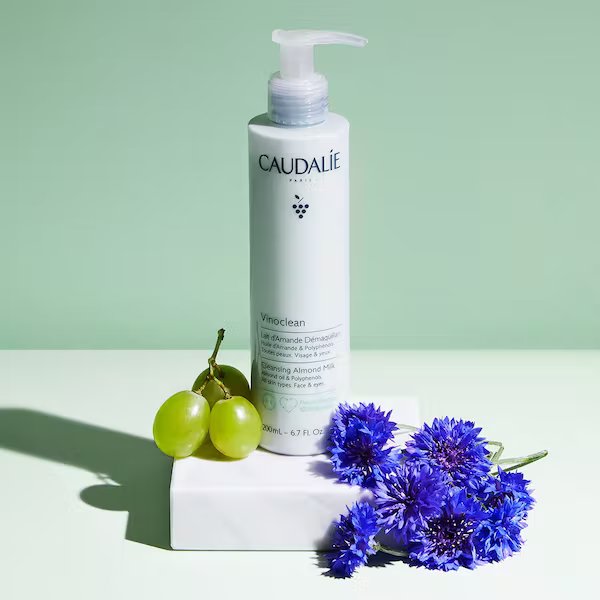 'Vinoclean Almond' Cleansing Milk - 200 ml