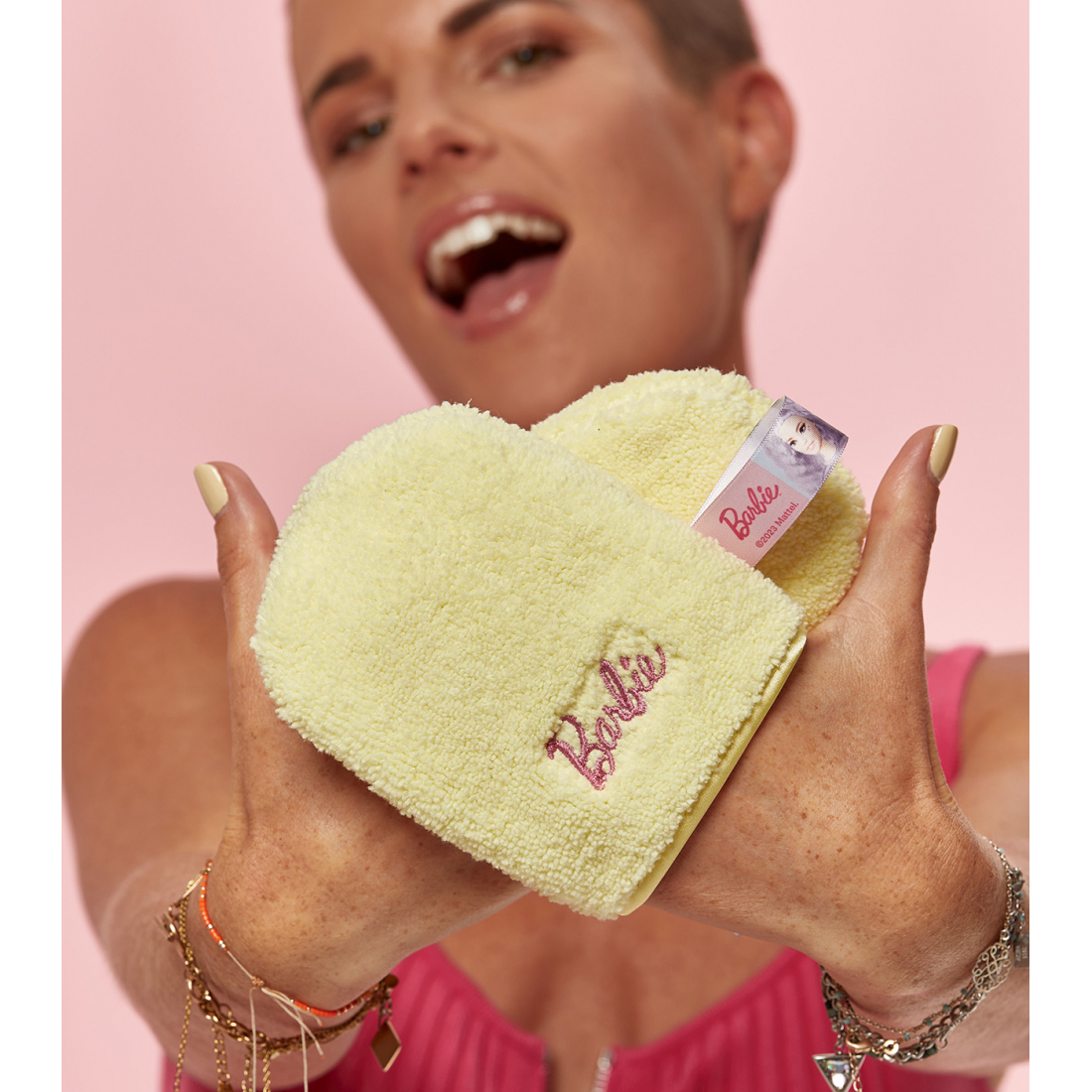 Barbie™ ❤︎ Water-Only Makeup Removing And Skin Cleansing Mitt | Baby Banana