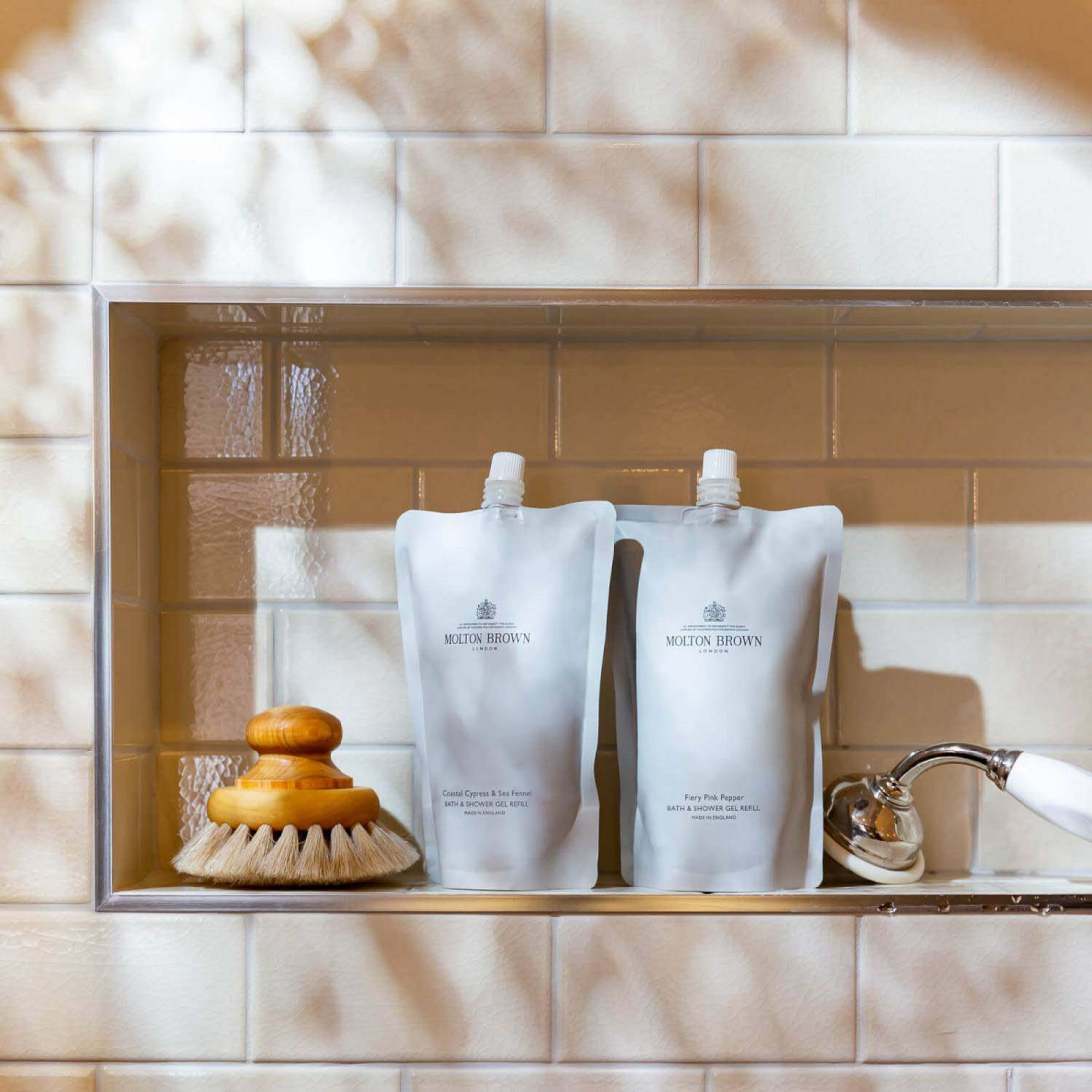 'Coastal Cypress & Sea Fennel Recharge' Bath & Shower Gel - 400 ml