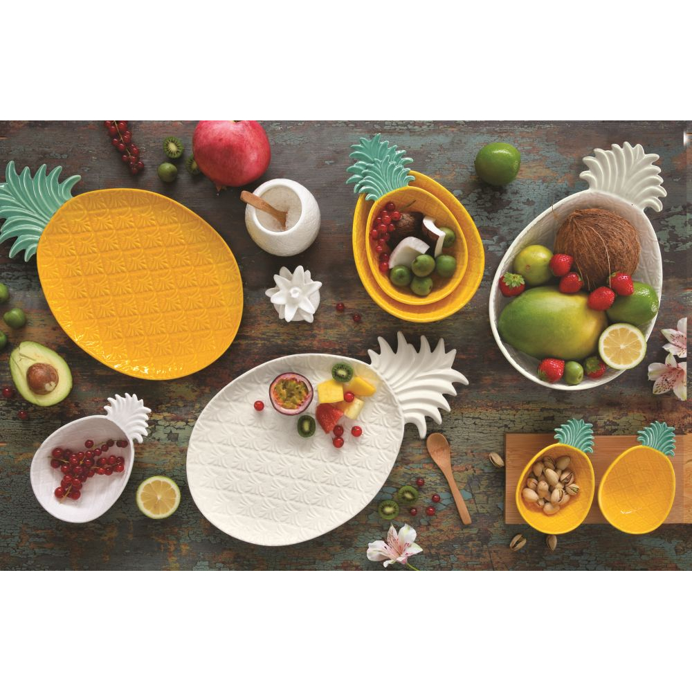 Aperitif Set With Bamboo Tray And 3 Pineapple-Shaped Porcelain Bowls In C.B. Yellow-Gr