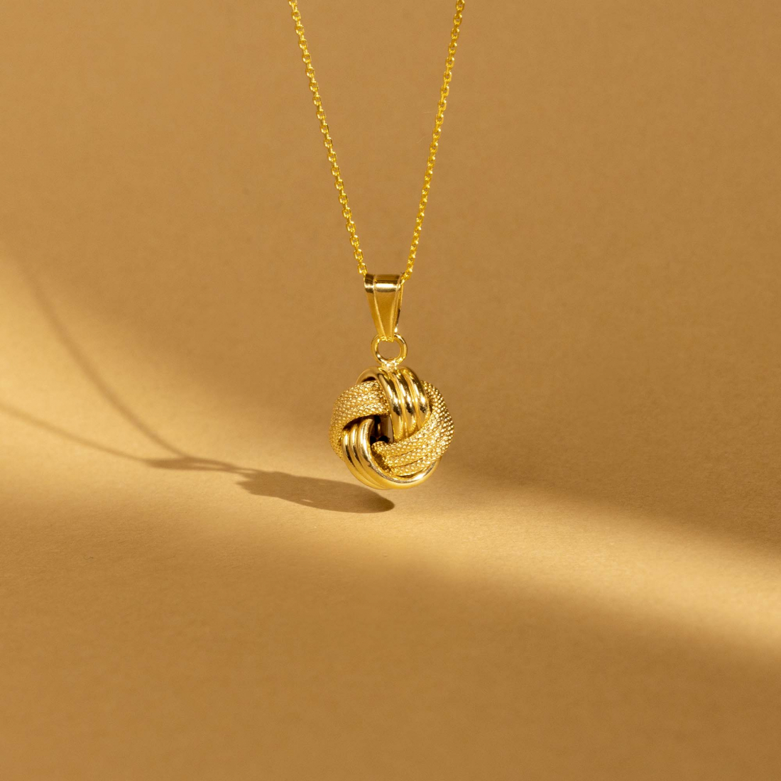 Pendentif 'Noeud Torsadé' pour Femmes