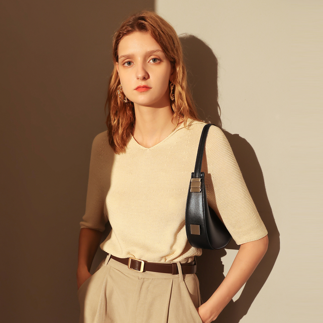 Women's 'Structured Crescent Moon' Top Handle Bag