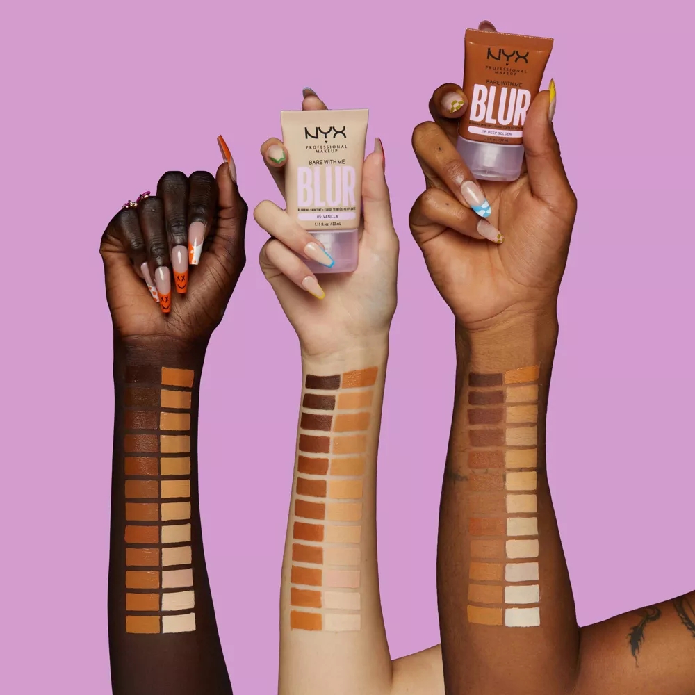 Fond de teint 'Bare With Me Blur' - 17 Truffle 30 ml