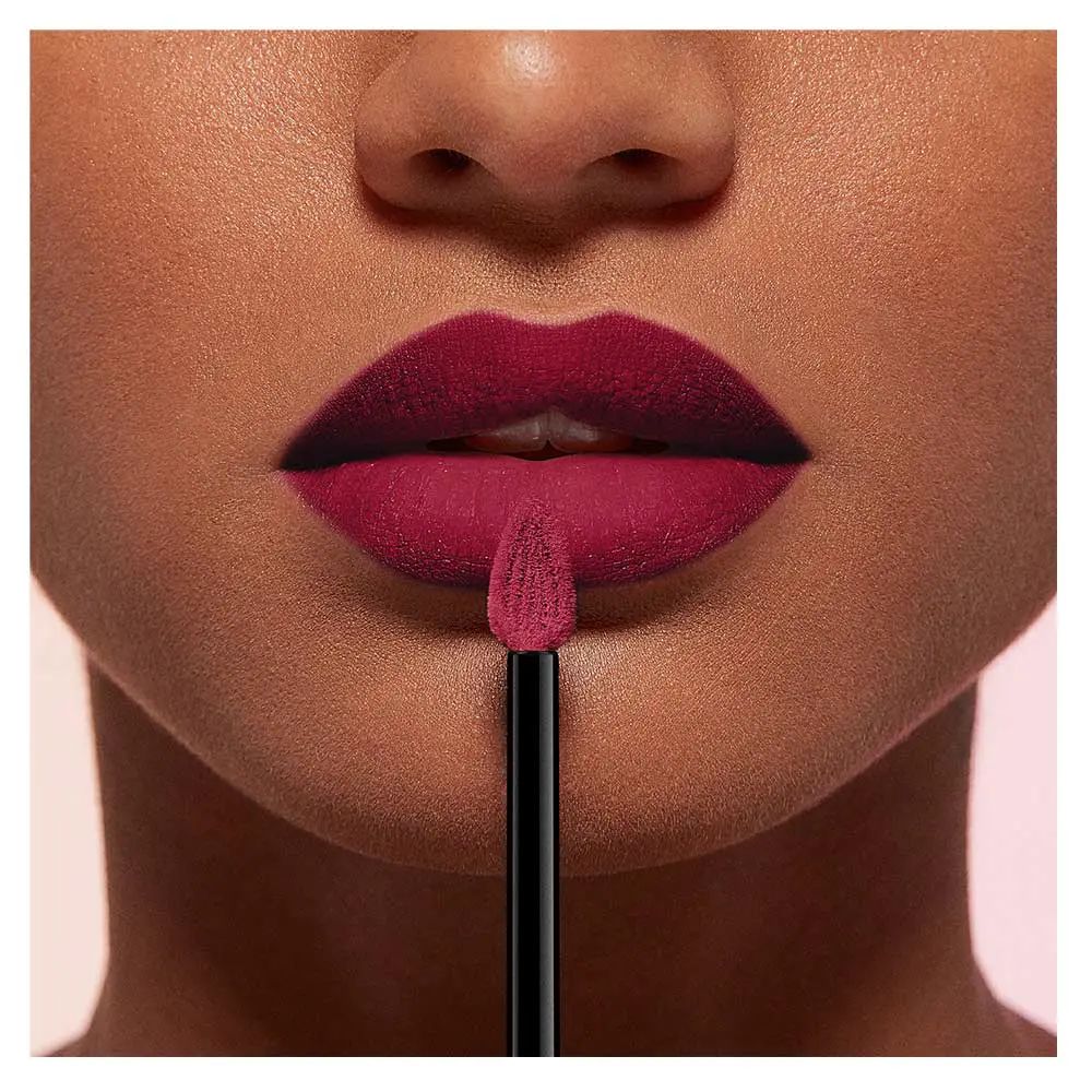 'Rouge Signature Matte' Flüssiger Lippenstift - 136 Inspired 7 ml