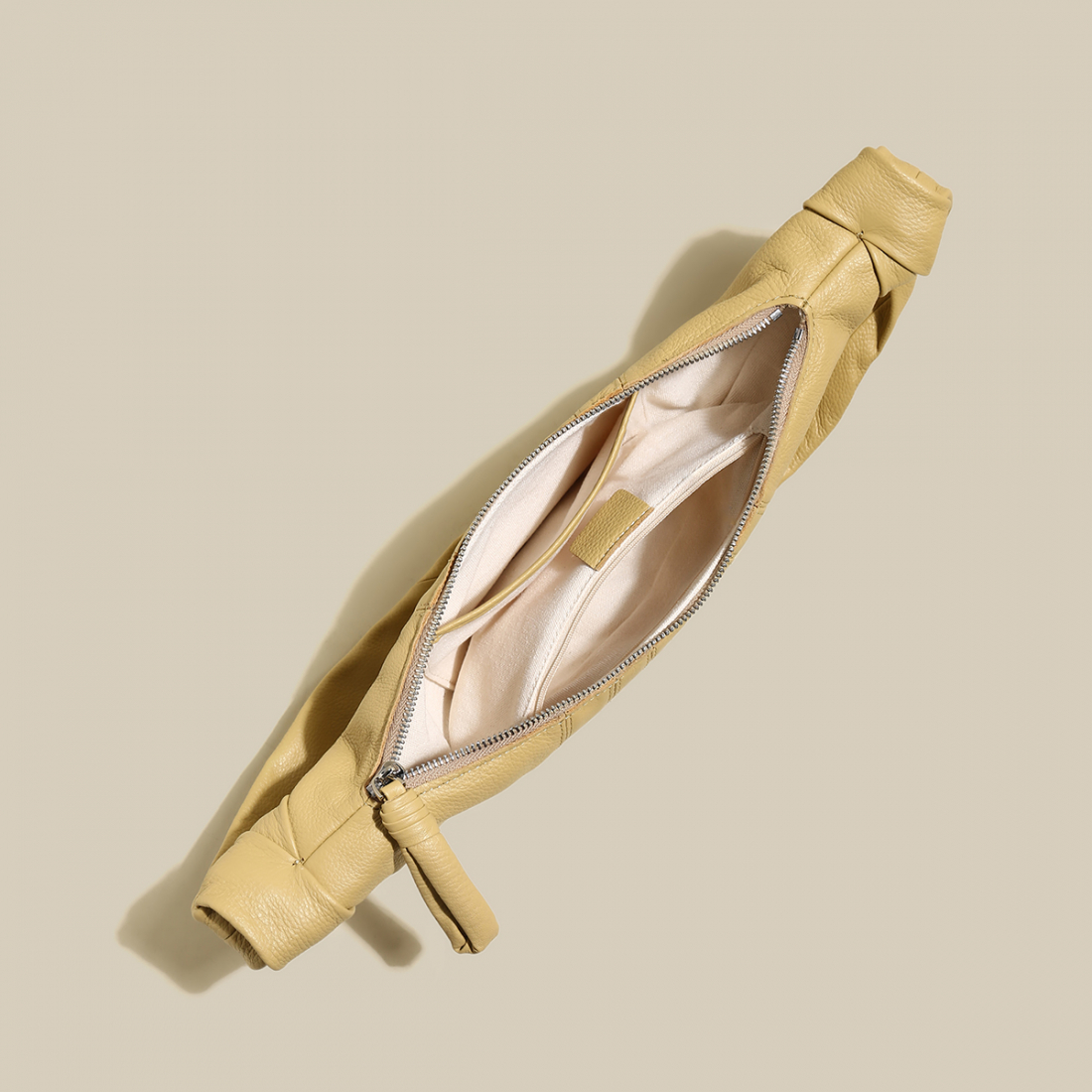 'Croissant Chic' Schultertasche für Damen