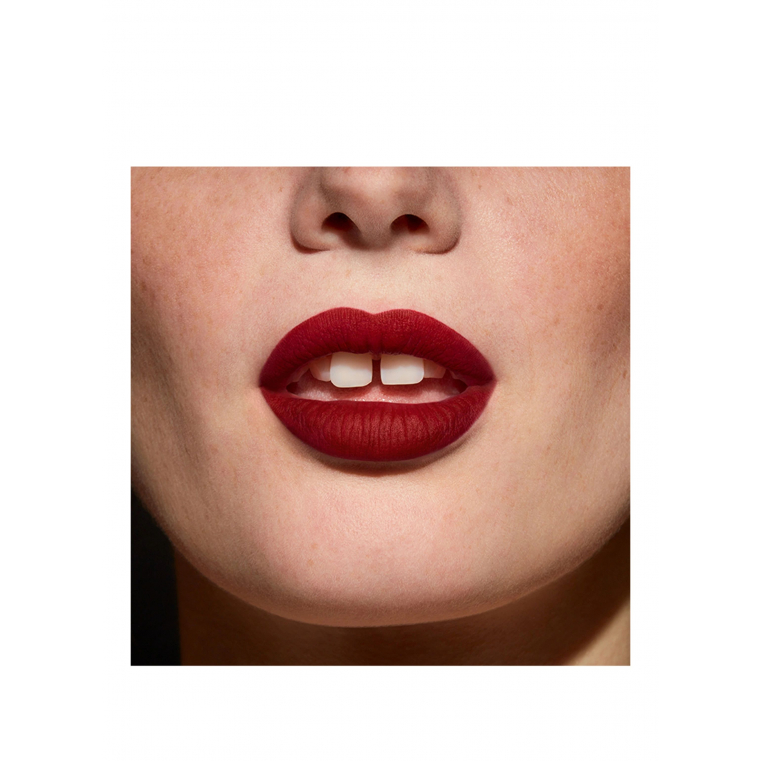 Rouge à lèvres liquide 'Le Rouge Parfum Matte' - Intoxicating Rouge 3 ml