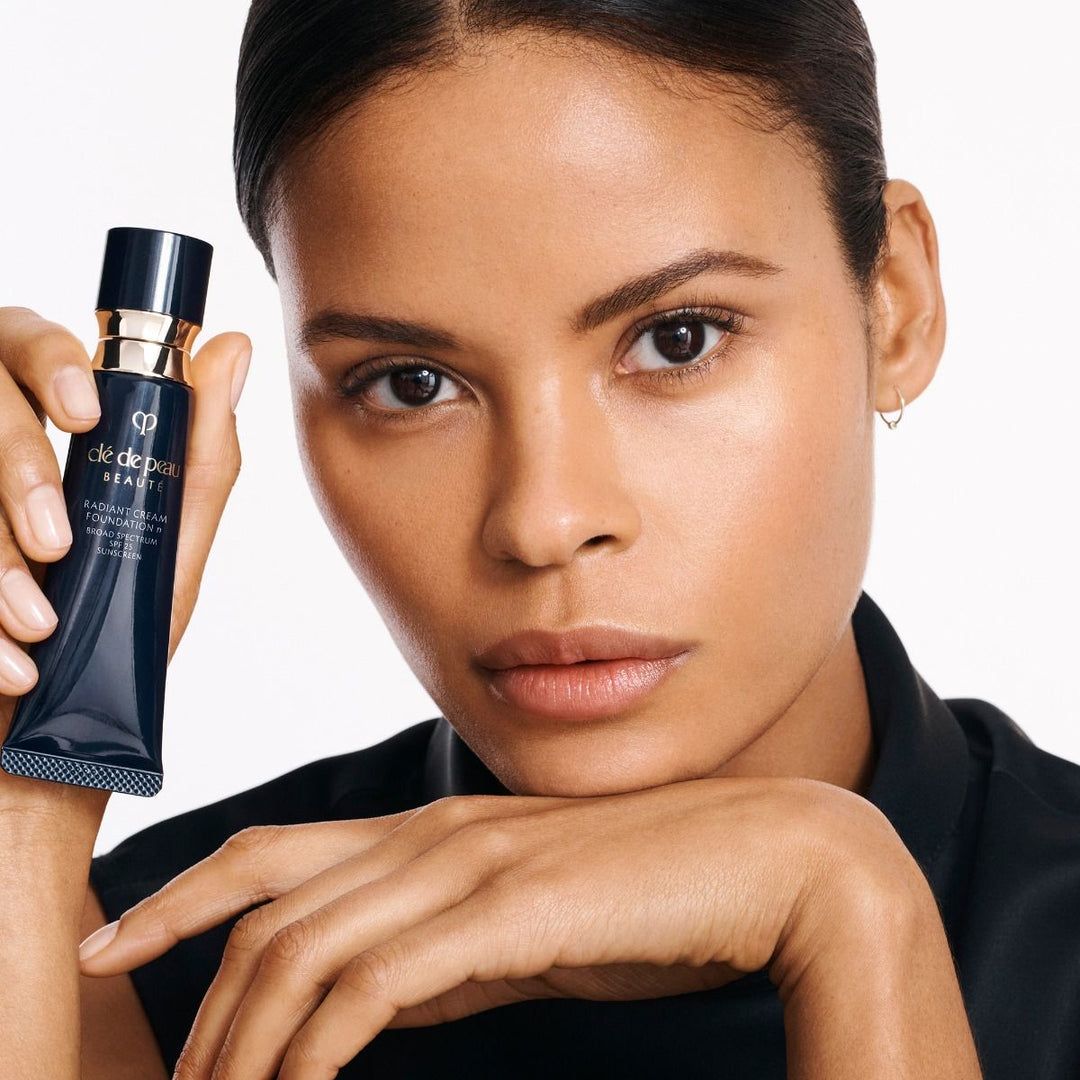 Fond de teint 'Radiant SPF25 PA++' - O10 Light Ochre 21 ml