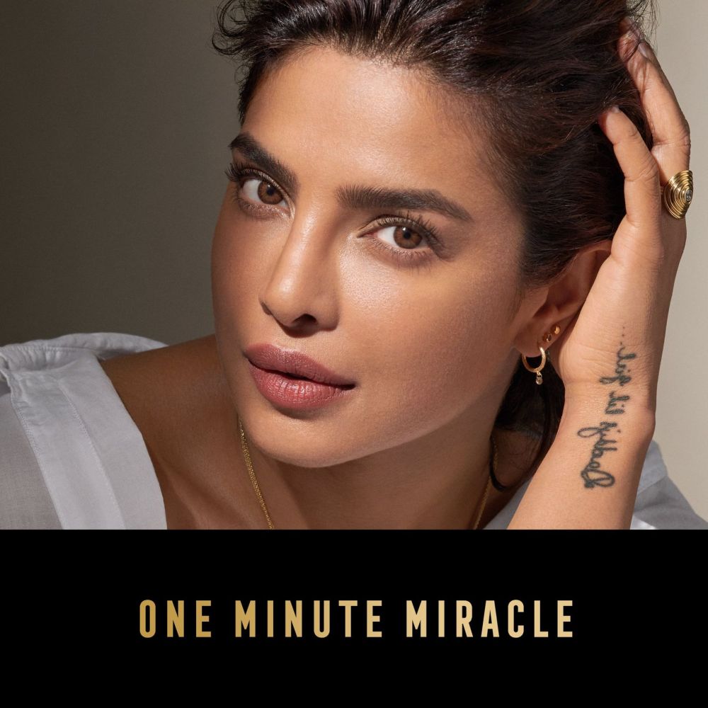 Fond de teint 'Miracle Pure Skin-Improving 24H Hydration' - 93 Mocha 30 ml