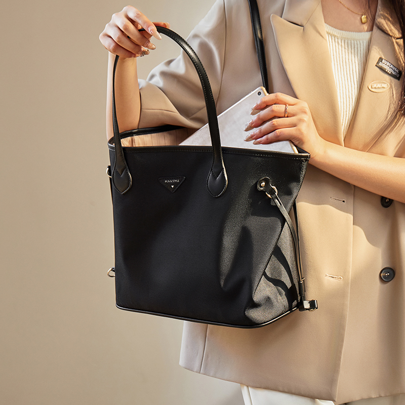 Women's 'Large-Capacity Color-Block Commuter OL' Tote Bag