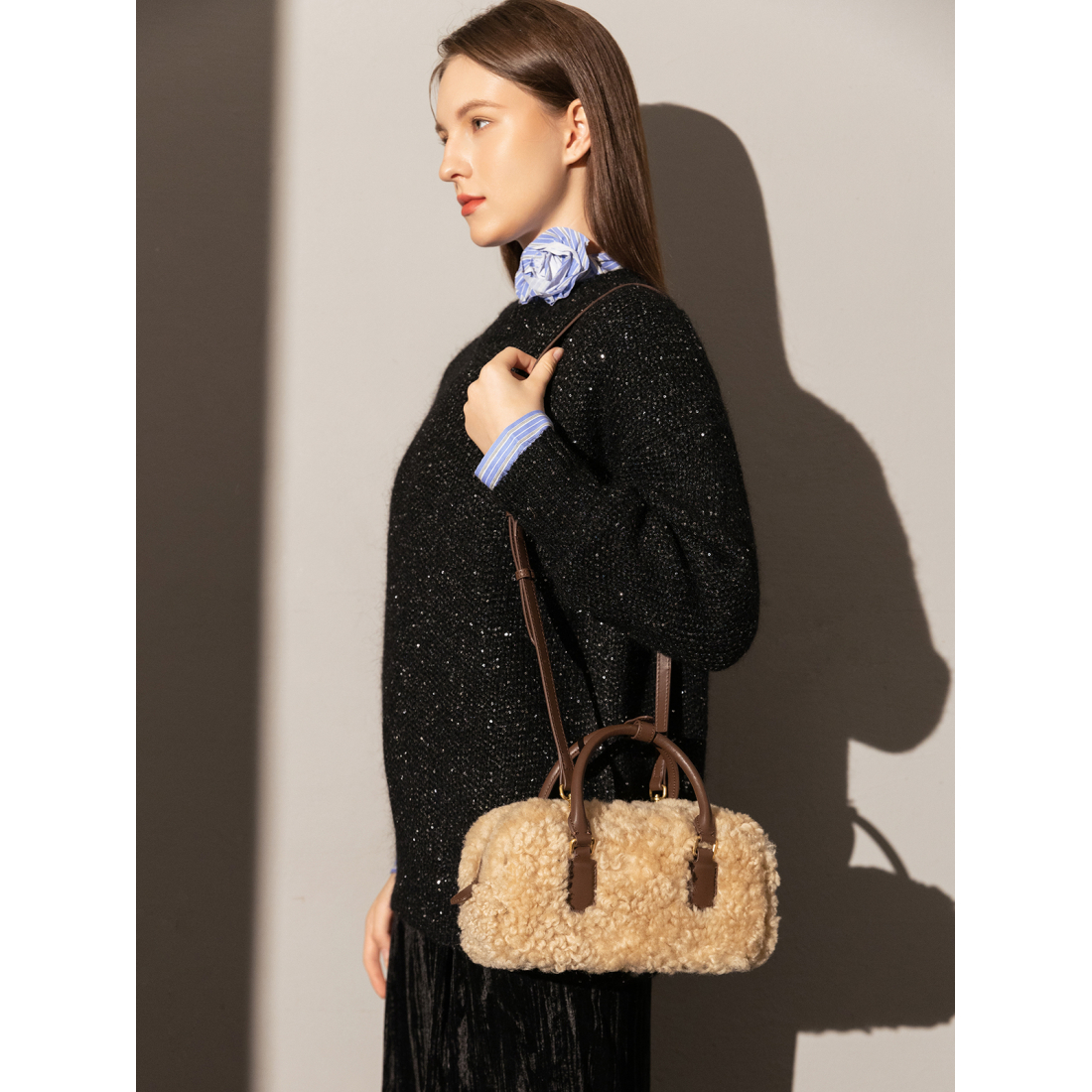 Sac à main 'Sherpa Fur Trimmed Elongated' pour Femmes