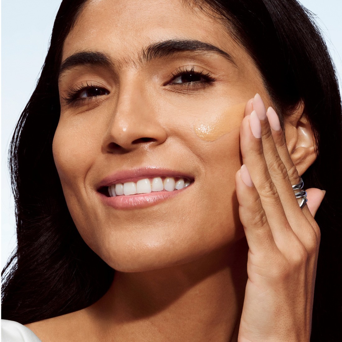 Fond de teint 'Even Better Clinical™ Vitamin Makeup SPF50' - 4 Light Medium Cool 30 ml