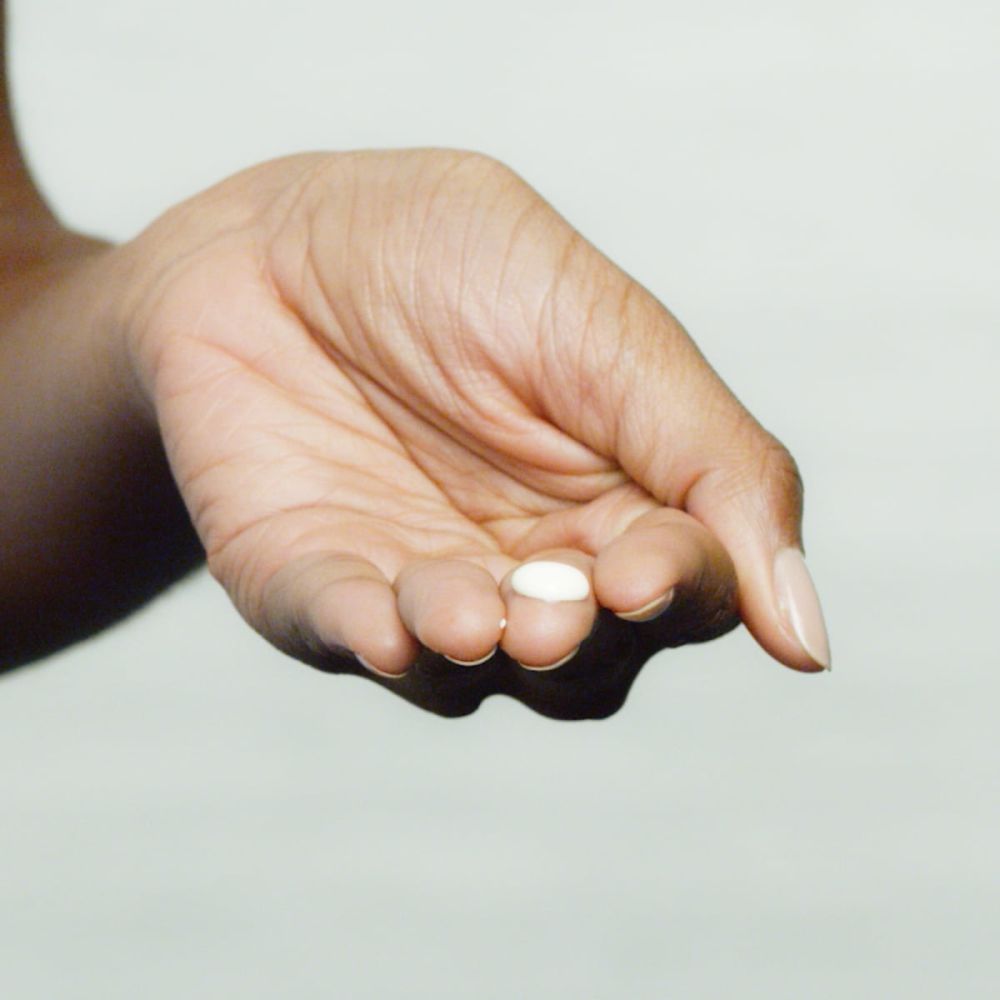 'Ultra Light Daily UV Defense SPF50 PA++++' Sonnenschutz für das Gesicht - 30 ml