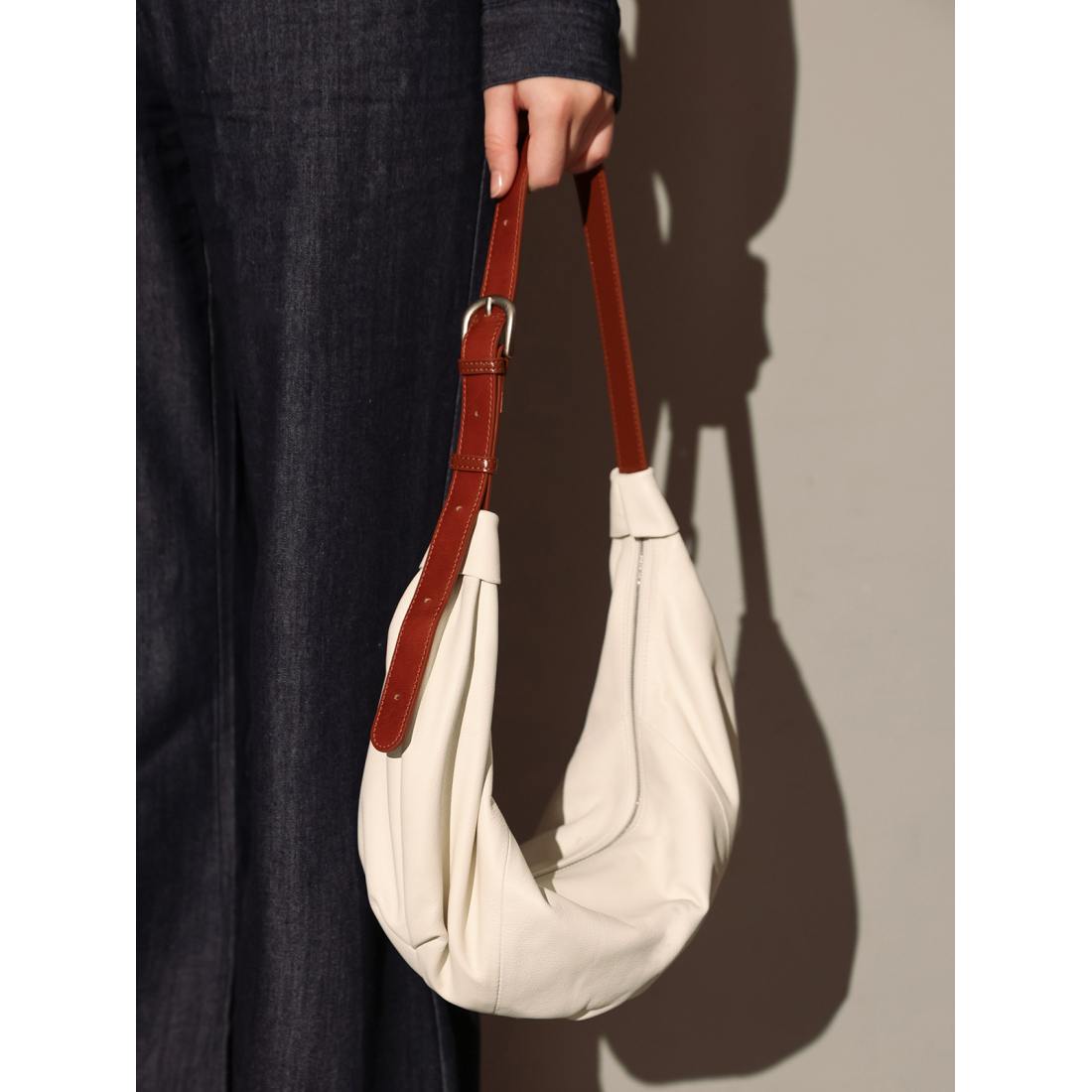 Women's 'Le Maison Croissant' Shoulder Bag