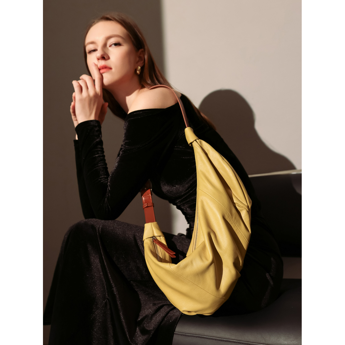 Women's 'Le Maison Croissant' Shoulder Bag