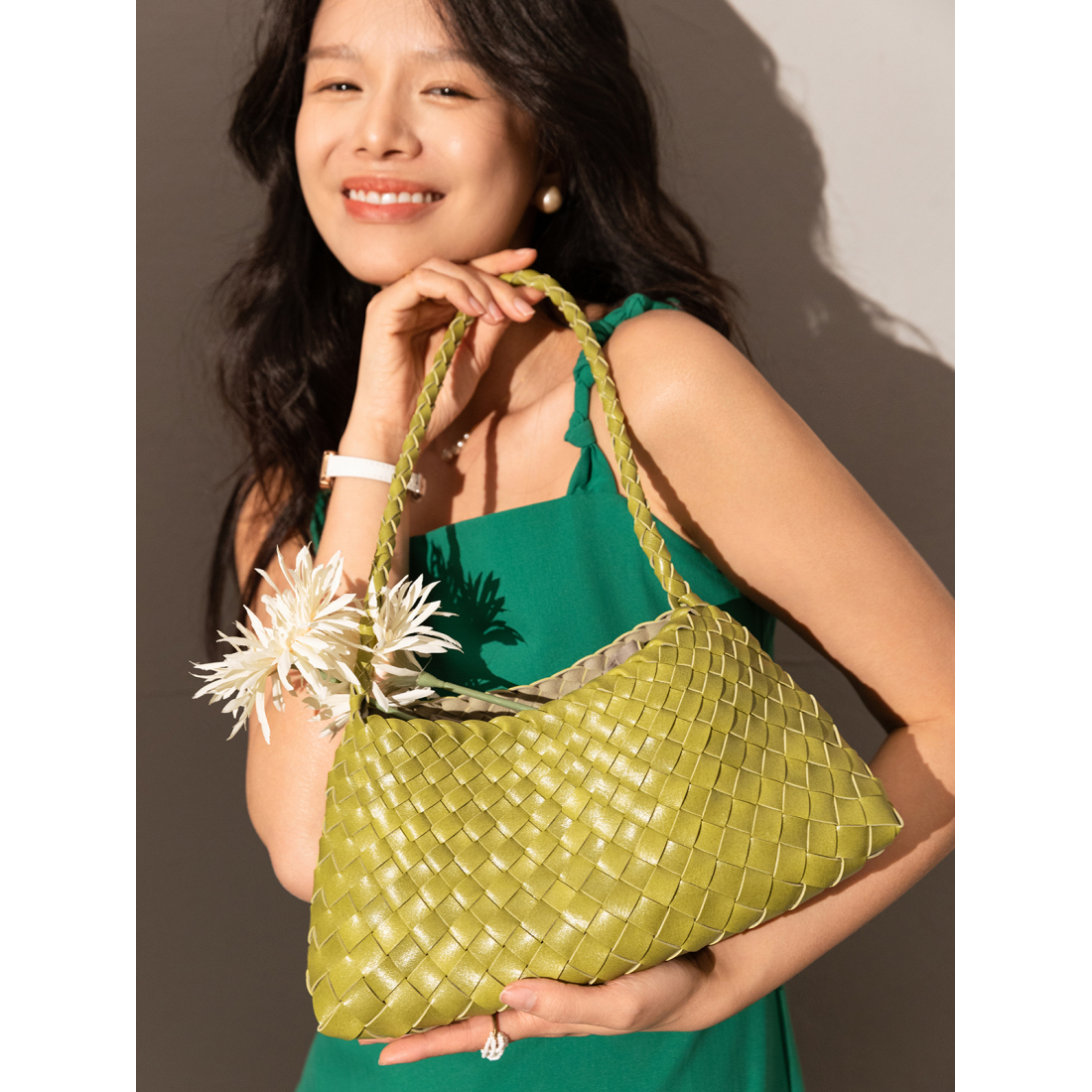 Women's 'Mini Woven Trapezoid Drawstring' Shoulder Bag